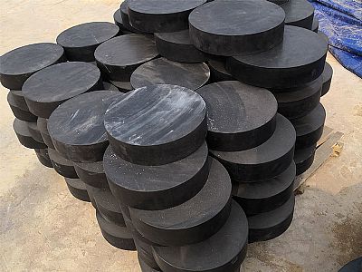 抚顺板式橡胶支座由若干层橡胶片与薄钢板经加压硫化